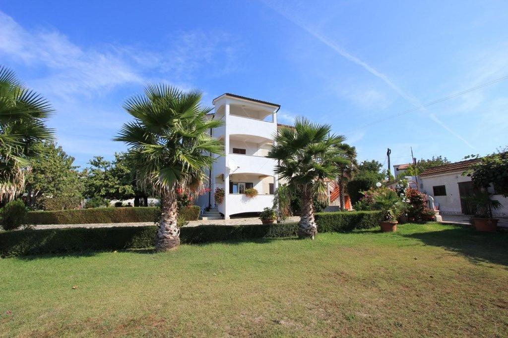 Apartments Anita Pomer Bagian luar foto
