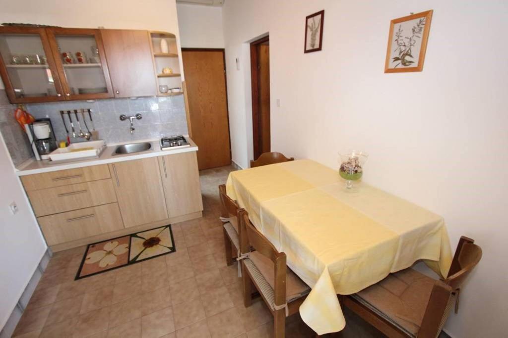 Apartments Anita Pomer Bagian luar foto