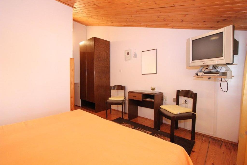 Apartments Anita Pomer Bagian luar foto