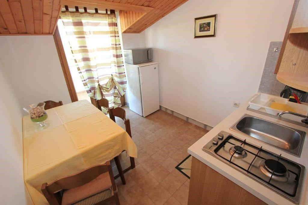 Apartments Anita Pomer Bagian luar foto