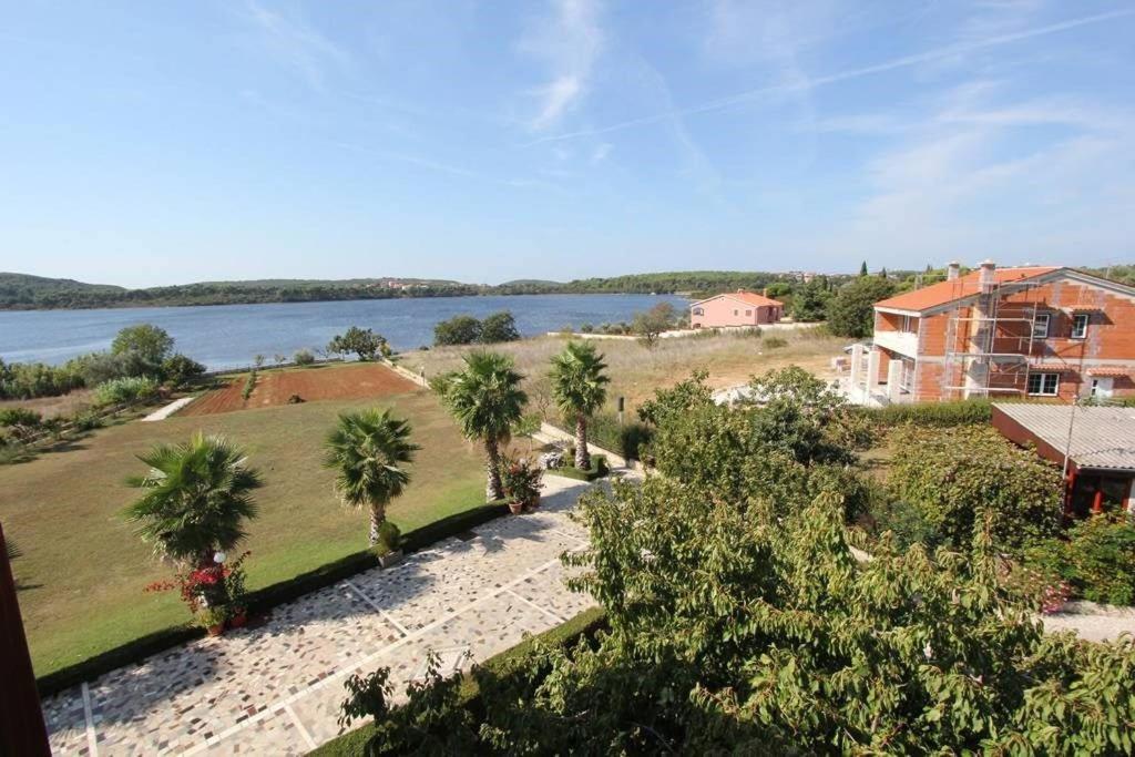 Apartments Anita Pomer Bagian luar foto