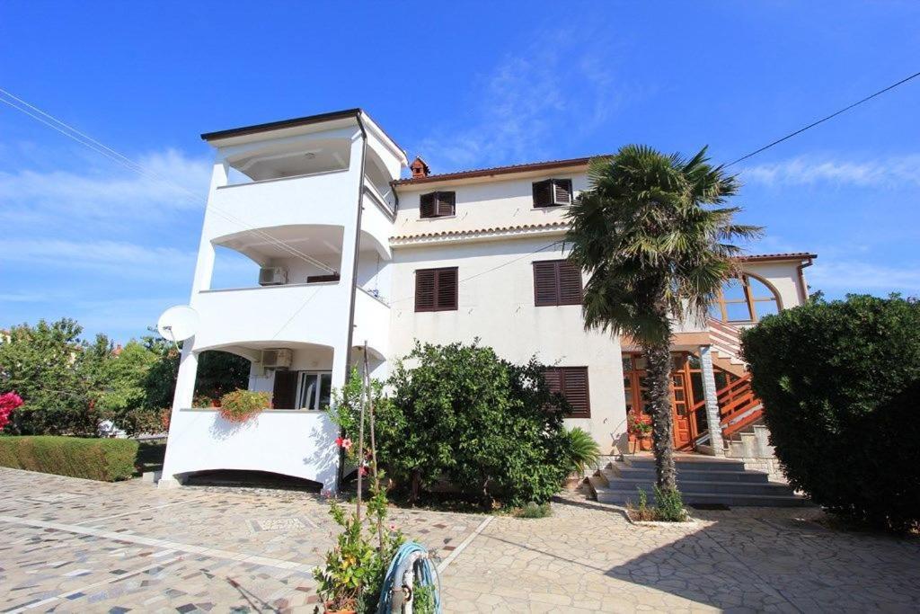 Apartments Anita Pomer Bagian luar foto