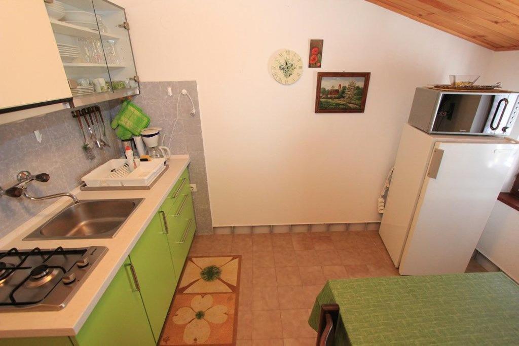 Apartments Anita Pomer Bagian luar foto