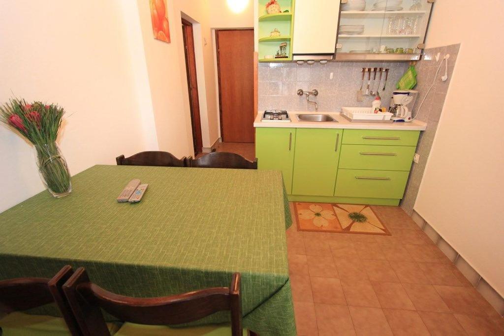 Apartments Anita Pomer Bagian luar foto